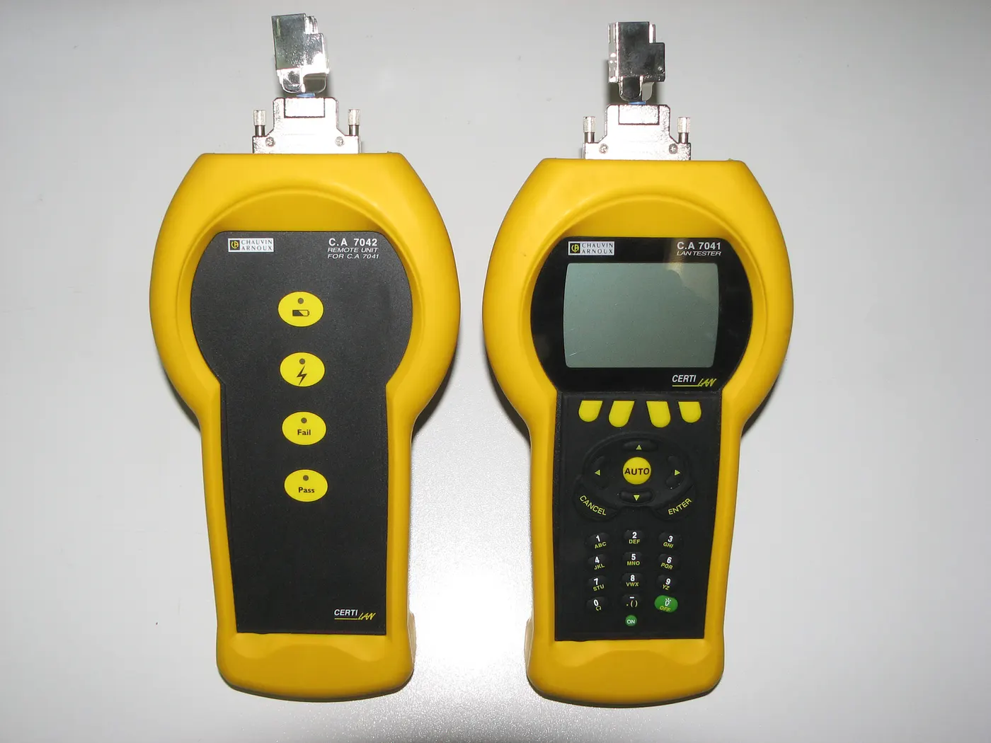 Handheld network cable tester and analyser